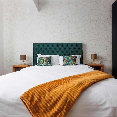 Touchdown Apartment Near Bucharest Airport โอโตเปนี ภายนอก รูปภาพ