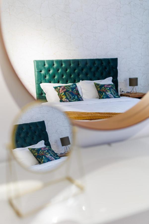 Touchdown Apartment Near Bucharest Airport โอโตเปนี ภายนอก รูปภาพ